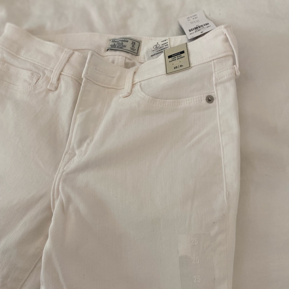 NWT Abercrombie white skinny jeans size 25 0 low rise